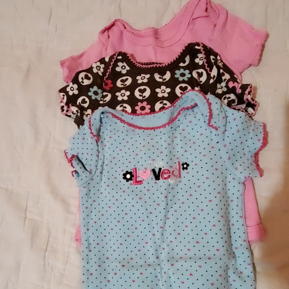 3 pack snap closure onsies